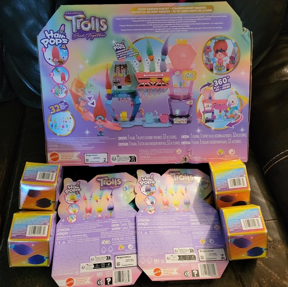 Trolls Band Together Bundle 1 Mount Rageous Playset, 4 Pom Poms, 2 Hair Pops New - Picture 4 of 10